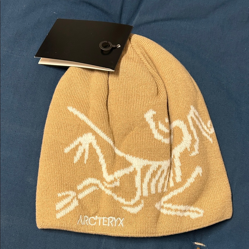 Arc'teryx Camel Beanie with White Design